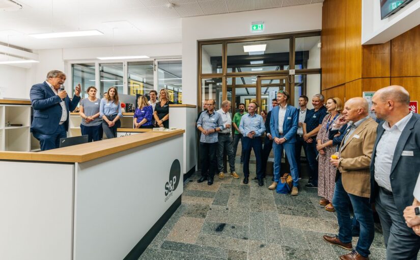 INUMA realisiert Sondermöbel für neueröffnetes Büro der S&P Gruppe in Leipzig